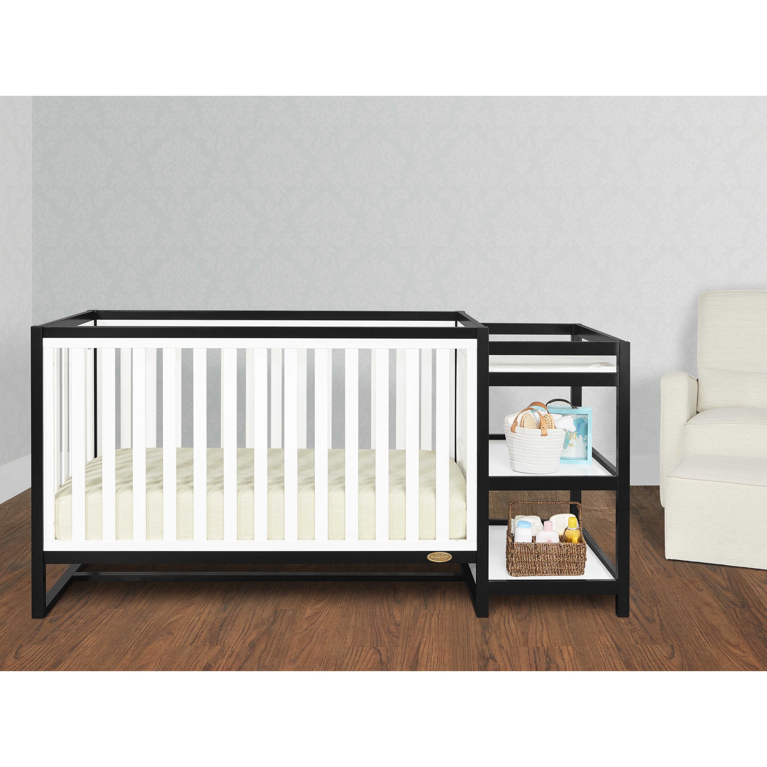 661_BW_Crib_RmScene_a