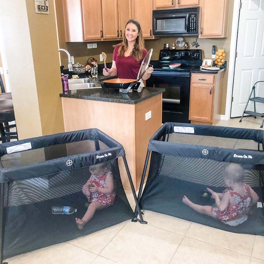 437_Travel Light Playard RS 02